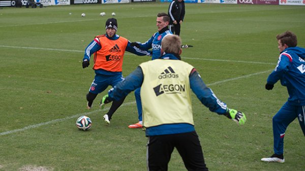 日都充满了 日都充满了