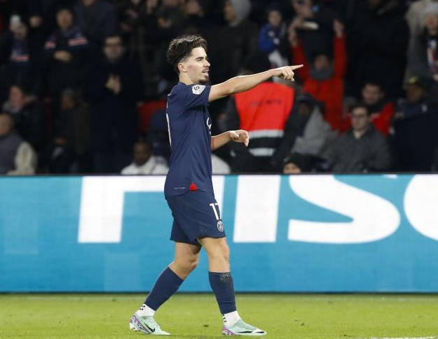 在英超比赛 在英超比赛